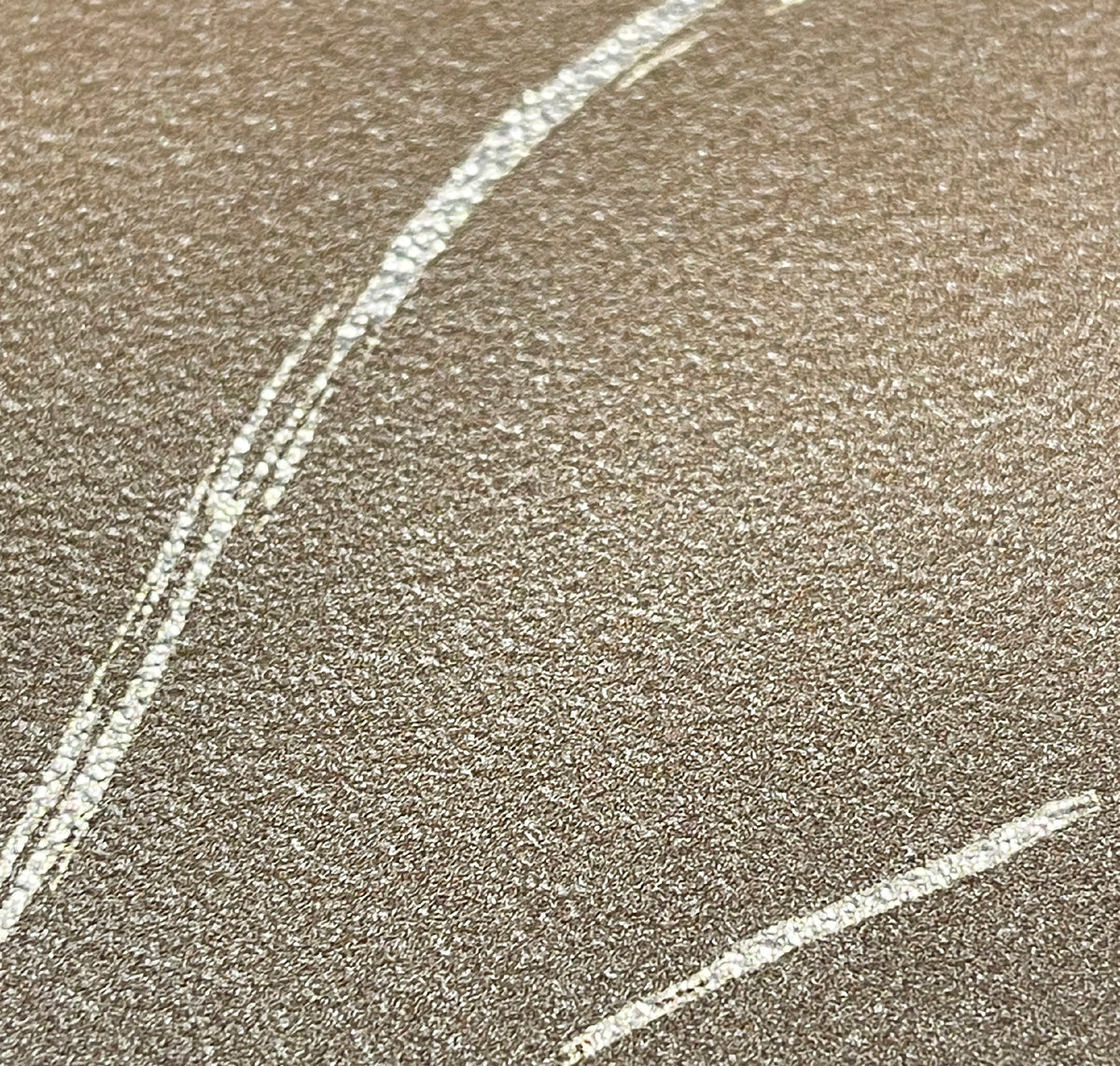 Chrysanthemum Caramel macro texture detail — fine subtle line-art chrysanthemum wallcovering by HDWALLS